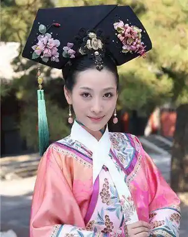 陶昕然全家福曝光,老公帅气,女儿像小天使_一家_黑色_安陵容