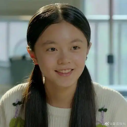 2015年的《小别离》,#赵今麦#饰演金琴琴,温柔漂亮,乖巧懂事,是个小