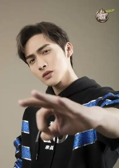 张彬彬为edg加油