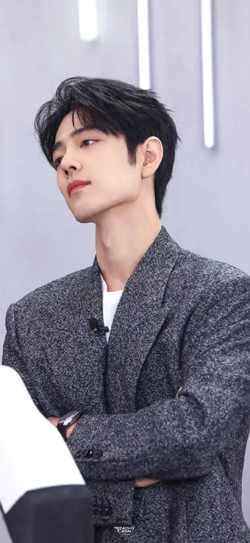 肖战#xz#肖战真力时品牌代言人##肖战直播出图#    壁纸|帅且甜