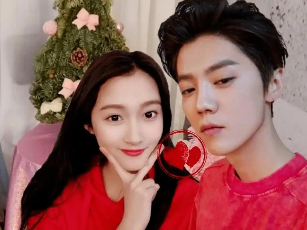 鹿晗和关晓彤经典合影集锦