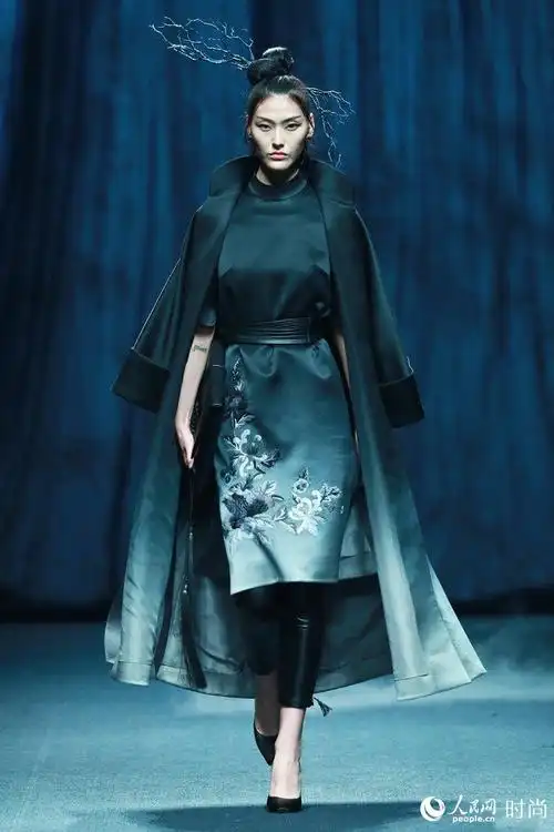 中国国际时装周盖娅传说上演江湖大秀