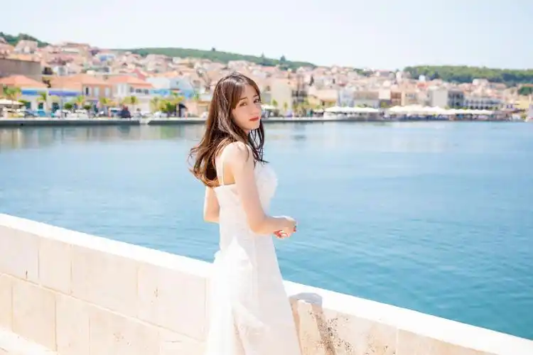 迪丽热巴灵动仙气海边写真图片99