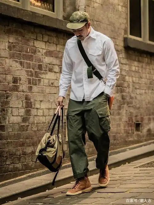 春末夏初,建议各位中年男人:多穿这3种裤子,时尚百搭又提气质