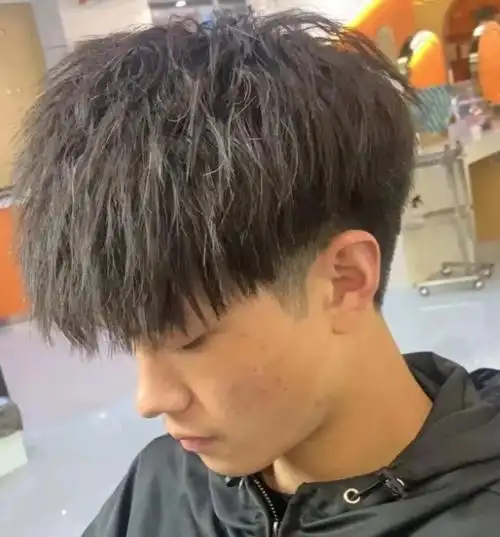 帅气锡纸烫短发 酷炫十足懒人必备_男生烫发 - 美发站