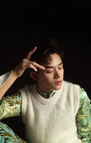 "跑男"新一季颜值担当,99年黄旭熙阳光帅气,被誉为鹿晗接班人