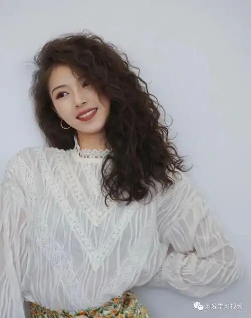 每一款都很显气质羊毛卷发型2021最新长发羊毛卷发型 女生这么烫头发