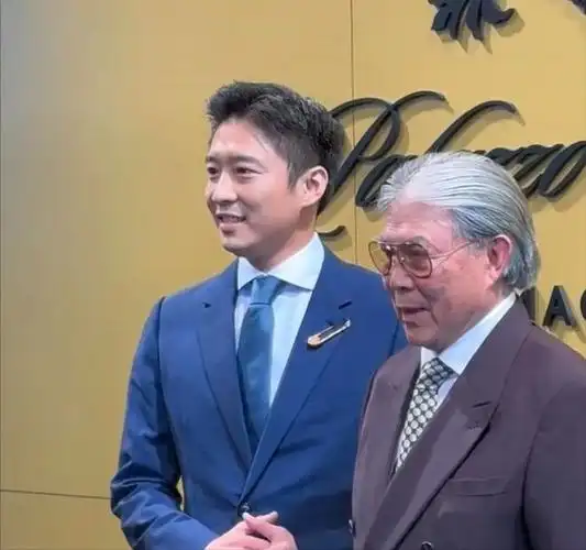 三儿子霍启仁求婚成功,对方打扮朴素似郭晶晶|霍启山|霍启刚|霍震霆