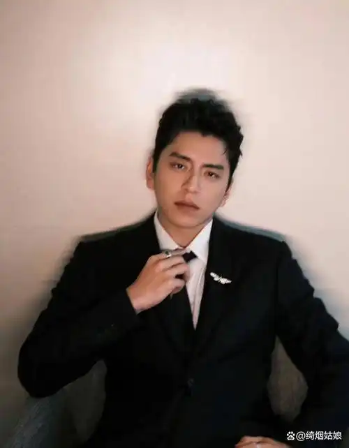 众星报平安,王大陆家墙被震裂,柯震东家8000多万藏品被毁