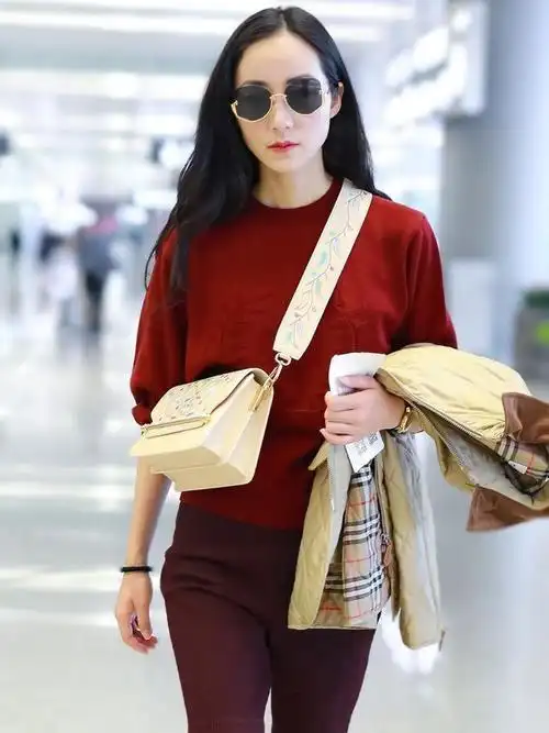 韩雪为凹造型真是拼了三九天穿短裤走机场果真美丽不冻人