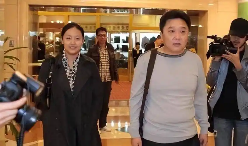 相声界宠妻狂魔于谦,对老婆白慧明一见钟情,结婚多年