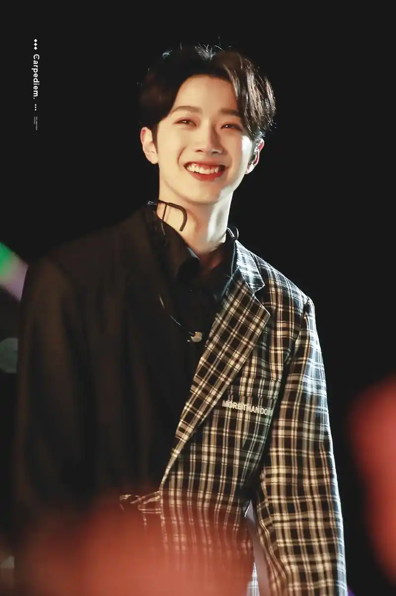 赖冠霖神仙站子新年之际 奉上一系列新鲜绝美高清图