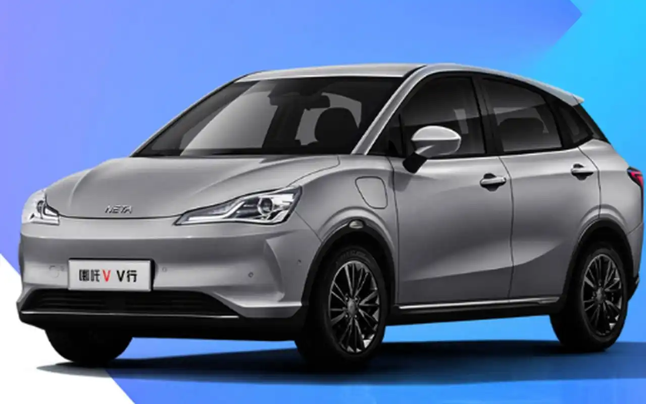 99万元 上海车展前夕,哪吒v全新车型 v行版正式上市,售价7.