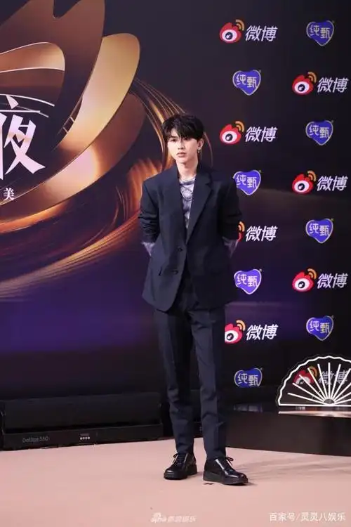 微博之夜男明星全身照,男爱豆中谁的颜值比较抗打