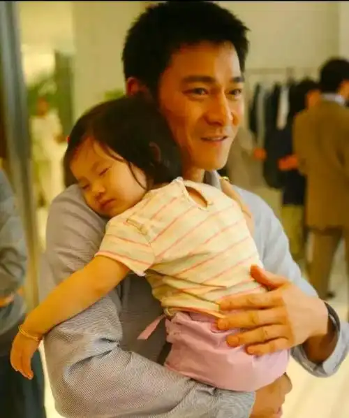 刘德华女儿刘向蕙心疼母亲为爱躲藏23年也理解父亲的难言之隐