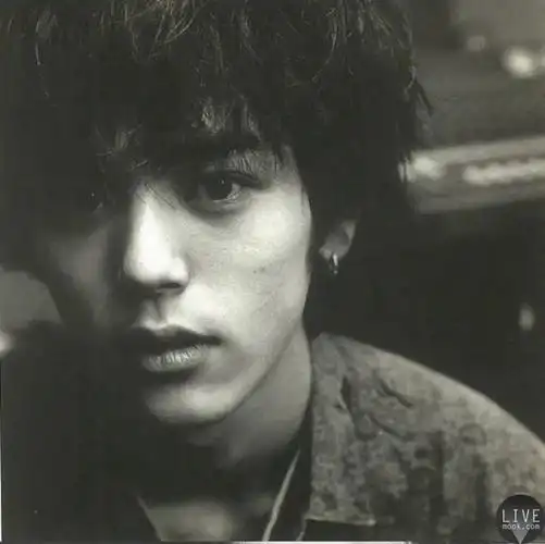 《唐探3》中行走的荷尔蒙妻夫木聪,年轻时候可比刘昊然帅多了!