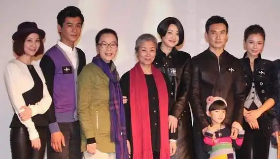 回顾吕中大器晚成表演艺术家与丈夫恩爱一生儿女是她的骄傲