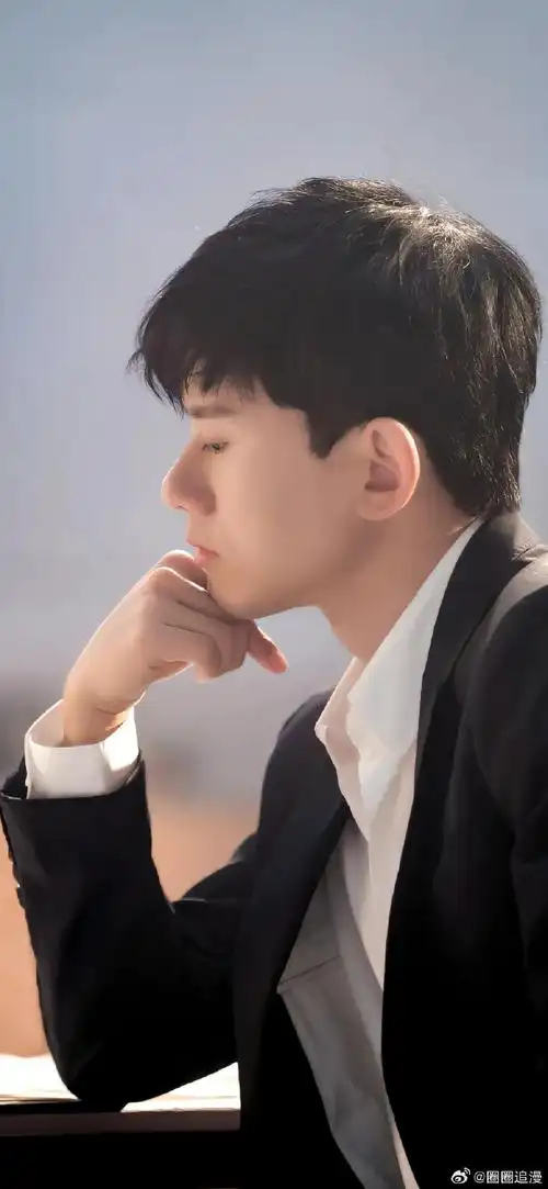 张杰 星尘是宇宙的披风,而你是宇宙中最美好的生命体, 这三张图我愿称