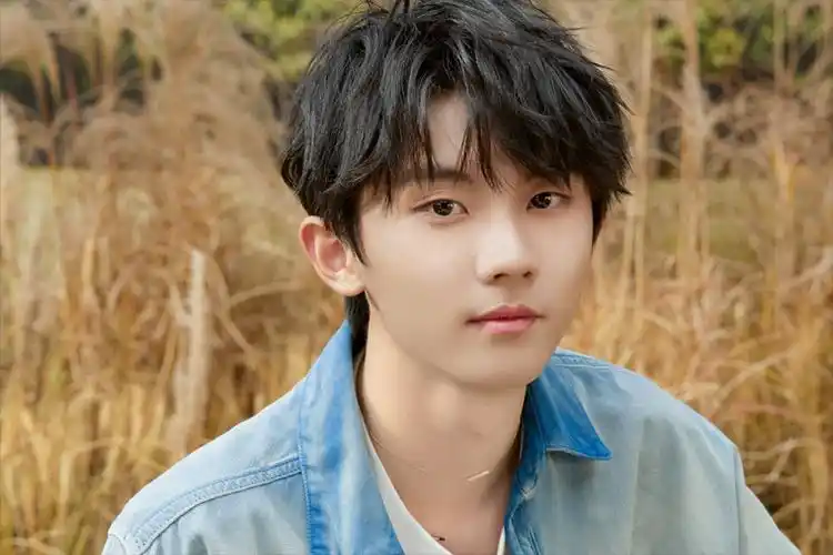 《我们的歌5》官宣,马嘉祺c位,哈林光良咖位大,海报设计不妥_腾讯新闻