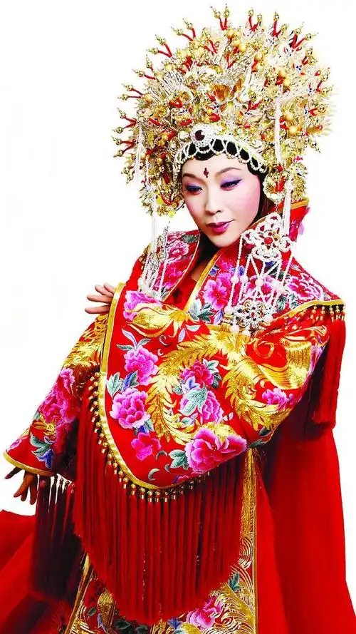 李玉刚的妩媚,遭无数人谩骂,现终于坦露八年情路