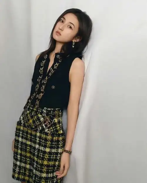 张子枫年代感笑容##春日荐片季