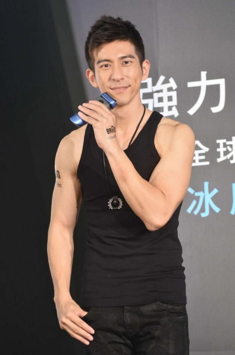 修杰楷的帅照,你喜欢哪一张呢?