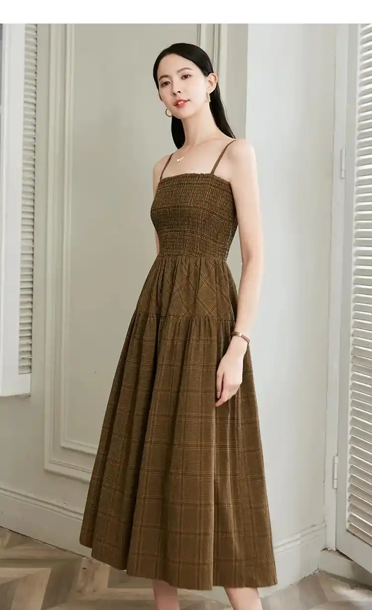 属于秋天不一样的吊带连衣裙!#抖音图文计划  吊带抹胸连衣 - 抖音