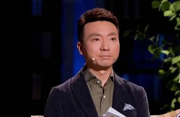 在去年11月25日康辉做客《你好生活》节目中也畅谈了自己养猫的话题.