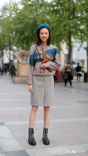 滚叔街拍10月26日无法拒绝的可爱小细节像买运动鞋一样买汽车你不想试