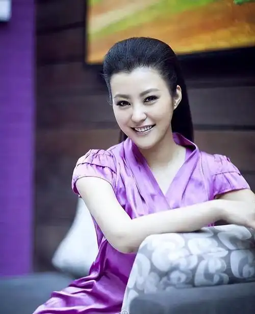 回顾他娶过郝蕾爱过王珞丹负了殷桃没想到38岁娶了小10岁的她