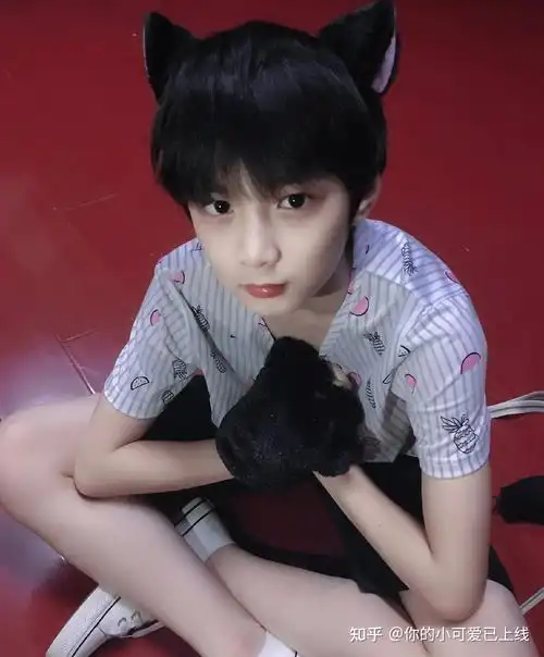 想要刘耀文可爱的照片可以吗