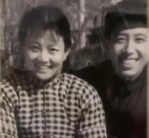 文兴宇:一天四包烟,66岁患癌离世,病故前恳求妻子再给一根烟