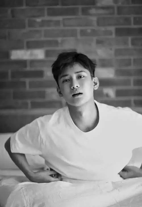 熊梓淇黑白写真图片