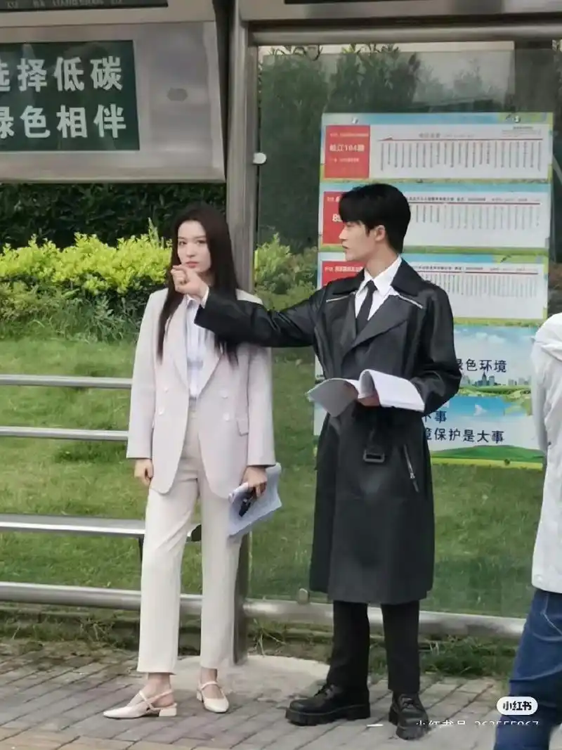 檀健次身高真的是硬伤,好厚的鞋底啊!