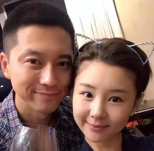 被誉为冯巩女儿的李小萌丈夫是国民女婿如今过得怎样