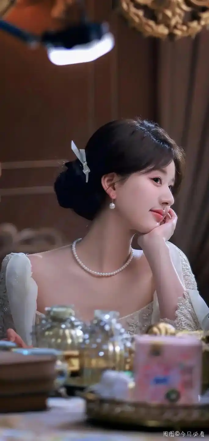 美出高级感 #穿婚纱的你 #高级感 #婚纱 #赵露思 - 抖音