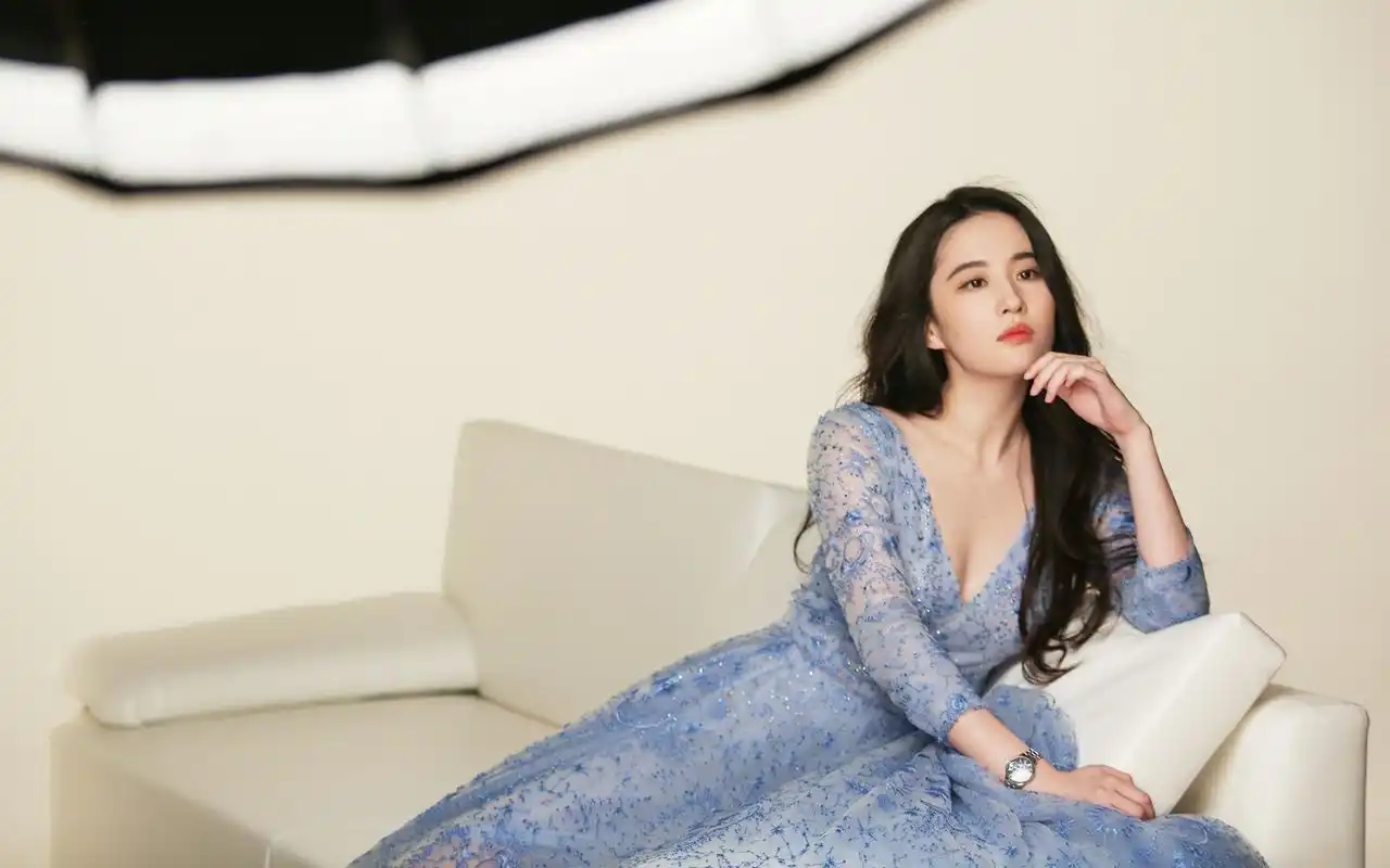 网罗最热门的明星,美女,卡通等图片,美桌网把热门壁纸图片推荐给您,让