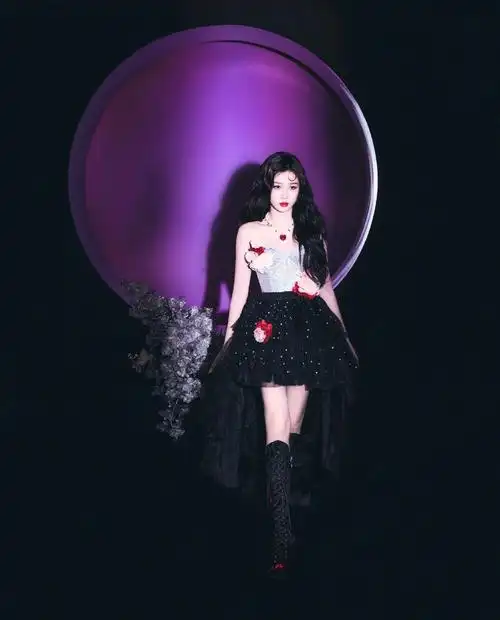 年末将至,期待你最后的答卷#虞书欣 #舞台 #绝美等待零点的 - 抖音