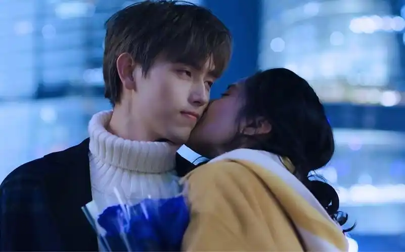 李峋真的喜欢搂着老婆了吧#陈飞宇#张婧仪#李峋朱韵#点燃我温暖你