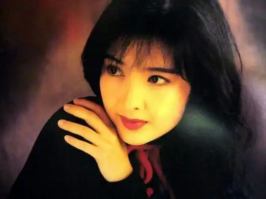 周慧敏 在那个没有数码相机,也没有ps软件的年代,当时的女神们却都