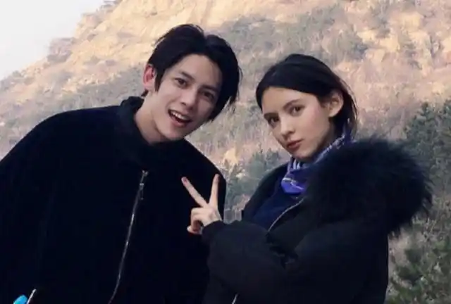 当张予曦和陈柏融纯素颜出镜,才发现两人完全配叫"神仙情侣"_网易订阅