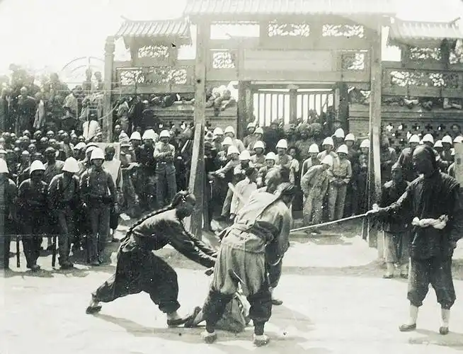 这张图是真实的处决犯人的刑场.