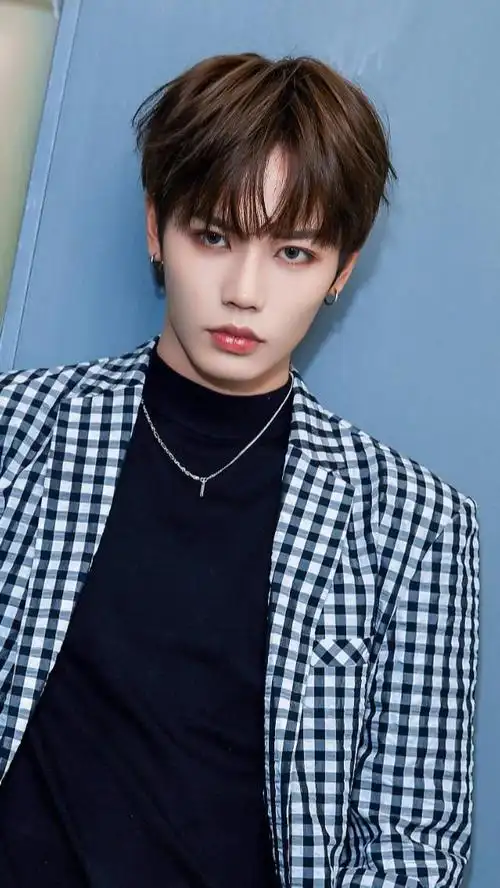 2018年4月林彦俊与导师欧阳靖在《偶像练习生》合作的歌曲《zero》