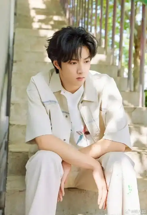 今天是高考第二天,有个刘耀文的高考瓜,说他没有参加今年的高考,直接