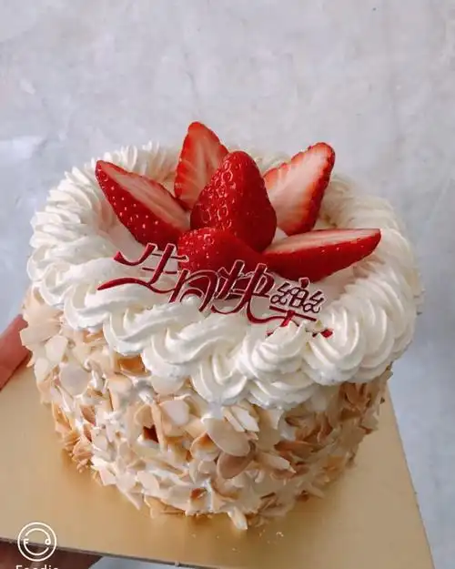 涙埖╮伊人妆做的草莓淡奶油蛋糕