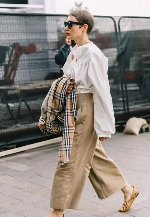 身高不足158cm的女生穿阔腿裤熟记这3个搭配套路显高显瘦