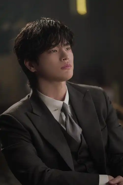 徐仁国超话【220614 news】新专相关图,今天的物料是会把人下巴惊掉的