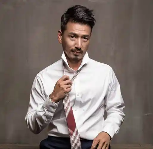 男明星新闻香港_香港著名演员被授予叔叔称号.