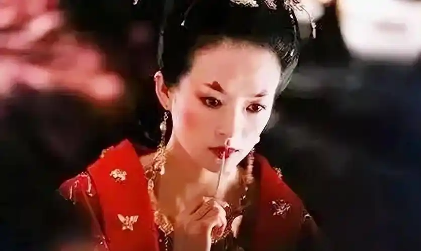 唐朝盛行的胡妆,体现出外来文化对唐朝女子妆饰的影响