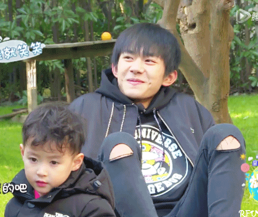 易烊千玺gif萌娃gif可爱gif搞笑gif开心gif